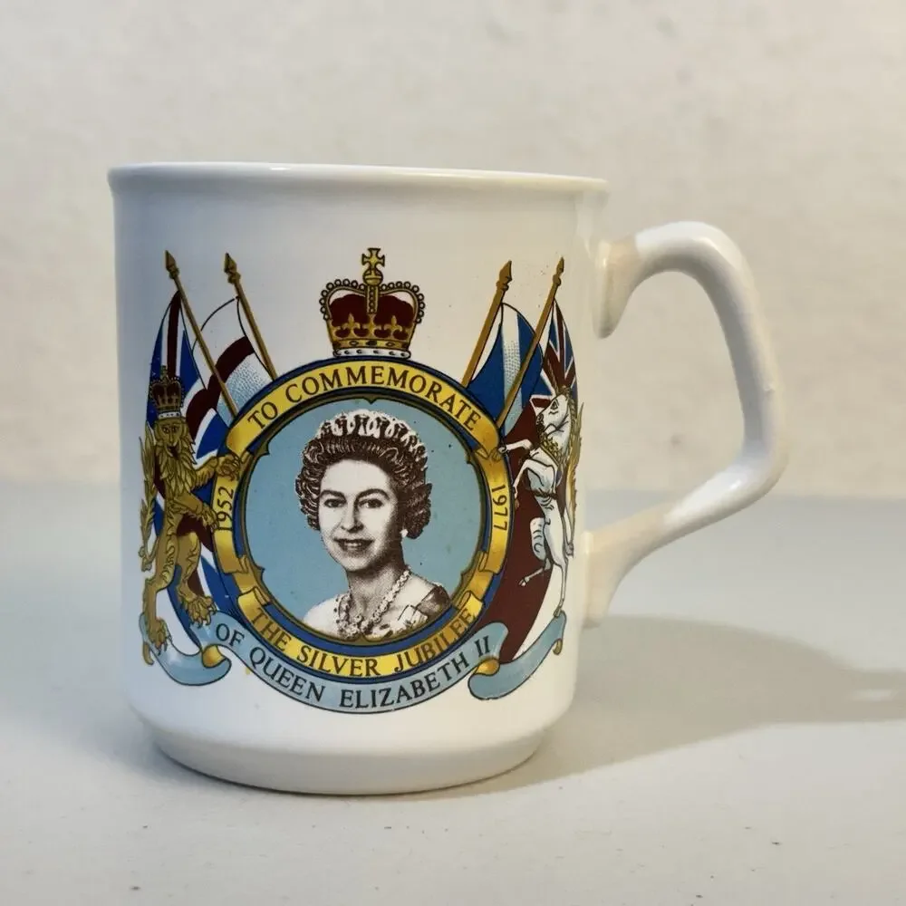 VTGQueen Elizabeth II Bone China Mug To Commemorate The Silver Jubilee 1952-1977